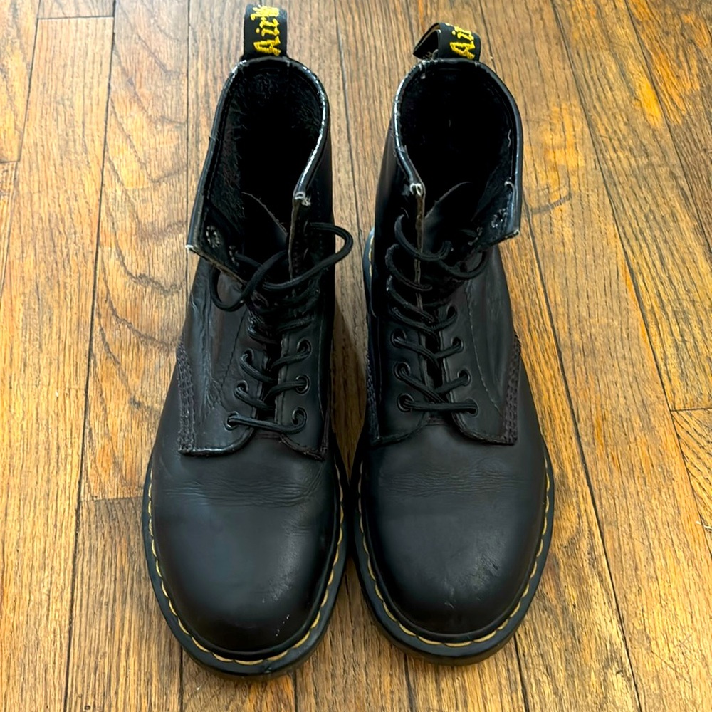 Dr Martens men's 7 /women's 8